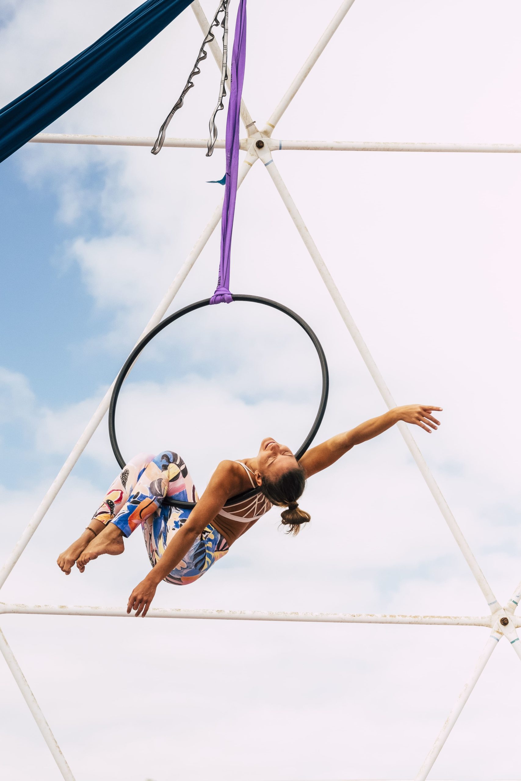 young-fitness-perfect-body-people-girl-athlete-do-2025-03-08-22-26-53-utc-compress